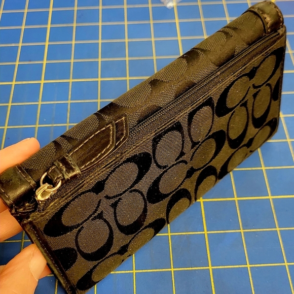 Coach Black Wallet 8" x 4.5" x 1.25" - Picture 13 of 16